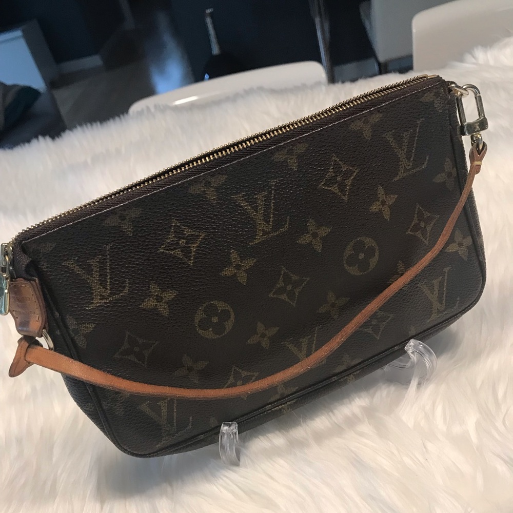 Louis Vuitton Pochette